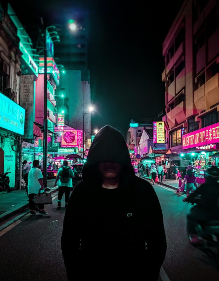 COMMENT ENGAGER UN HACKER?